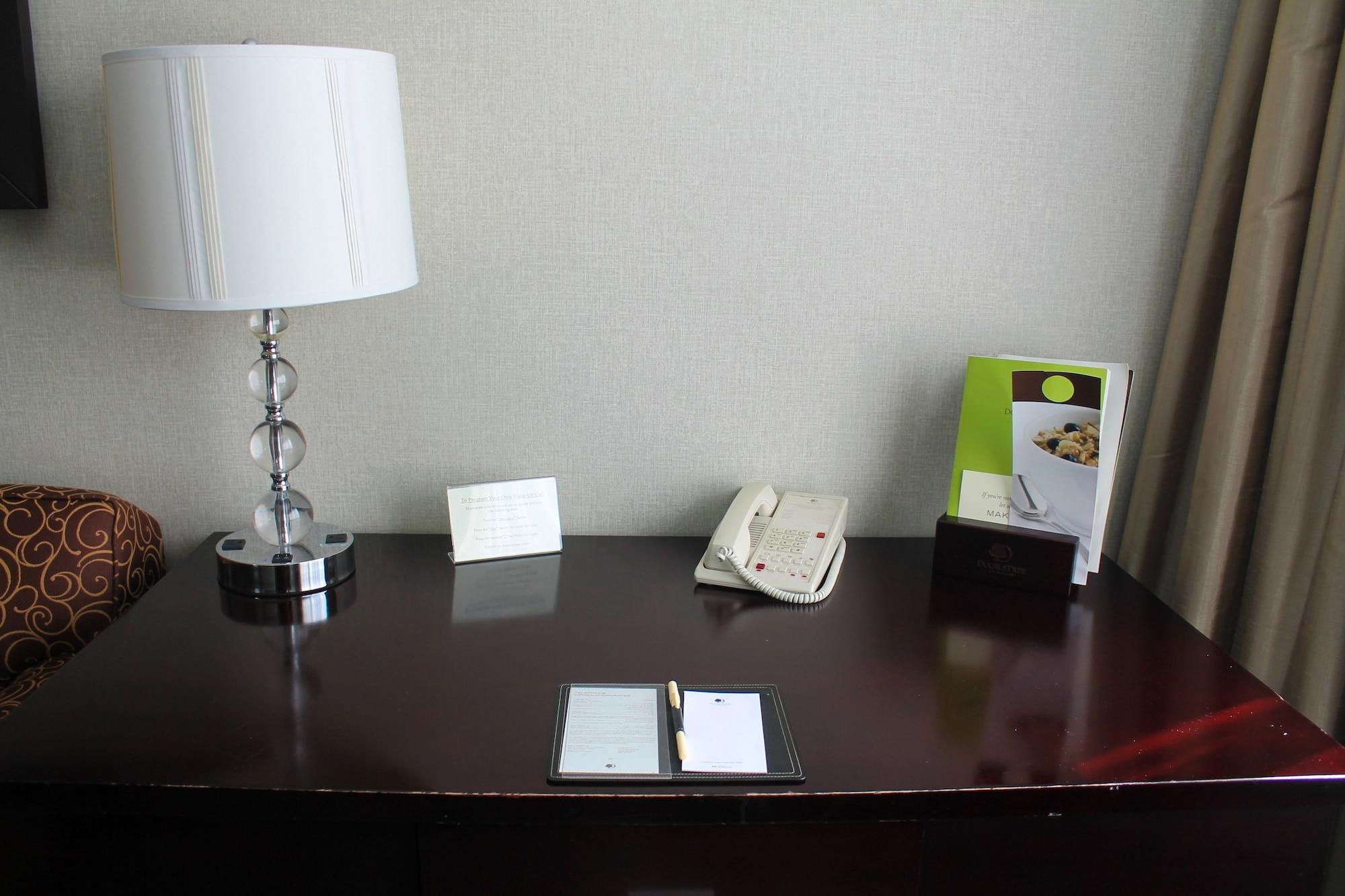ดับเบิลทรี สวีท บาย ฮิลตัน เดย์ตัน/ไมอามีส์เบิร์ก Hotel ภายนอก รูปภาพ